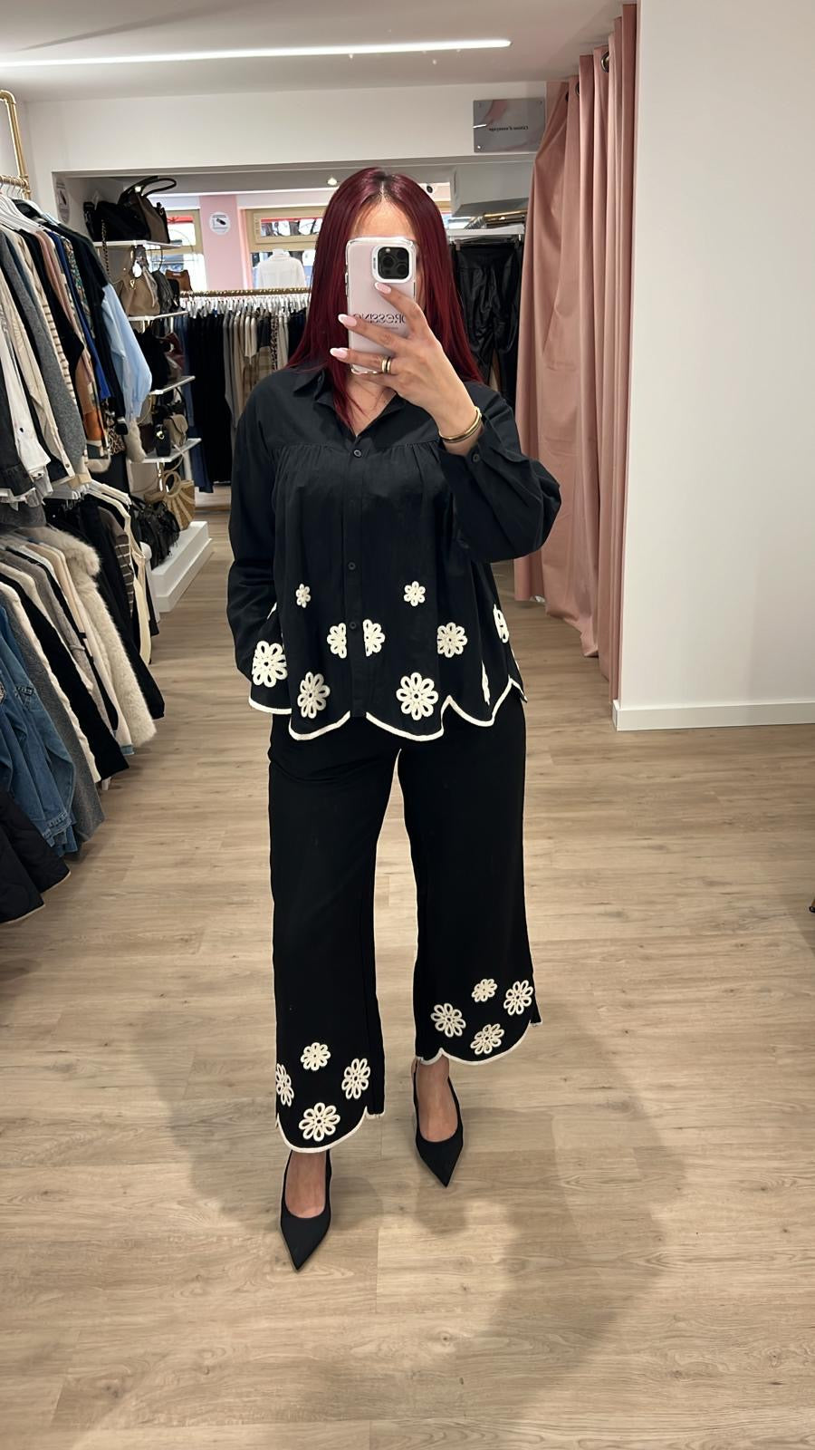 Ensemble élégant a fleur