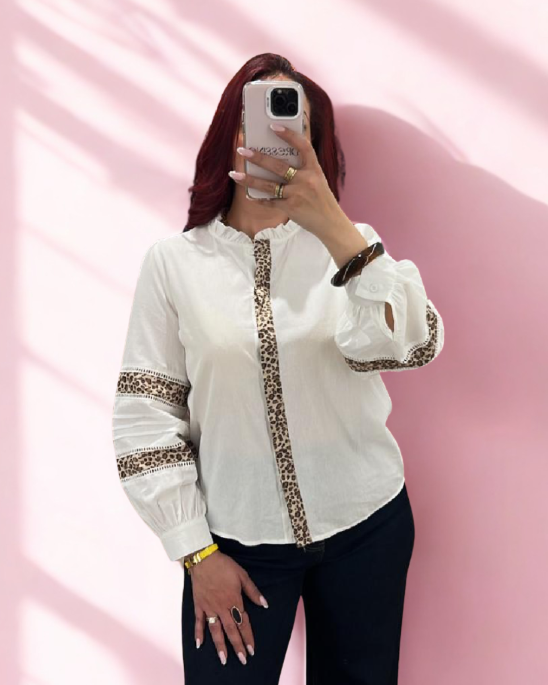 Chemisier blanc touche léopard