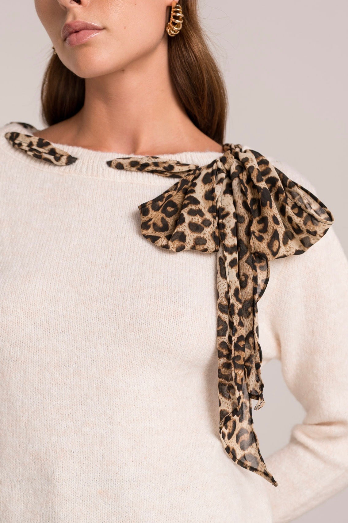 Pull foulard léopard