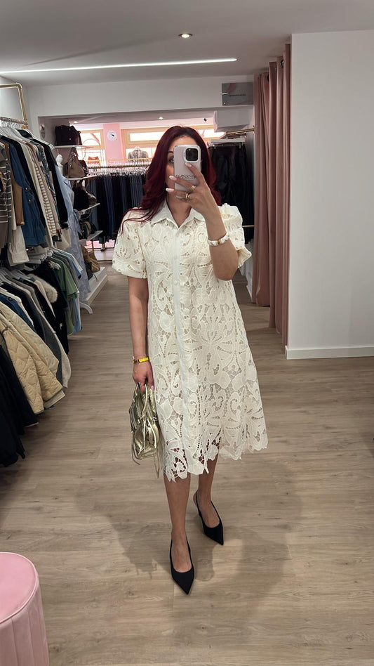 Robe brodée