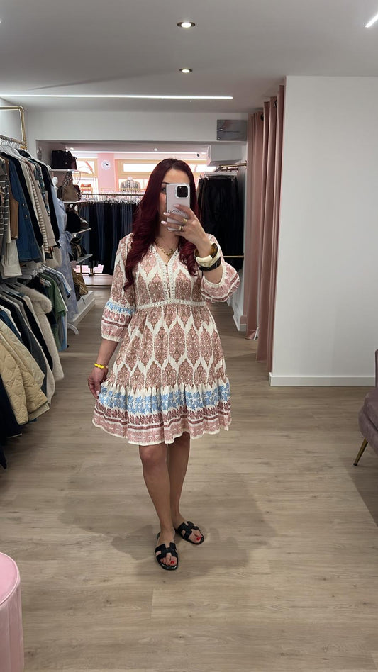 Robe brodée rose