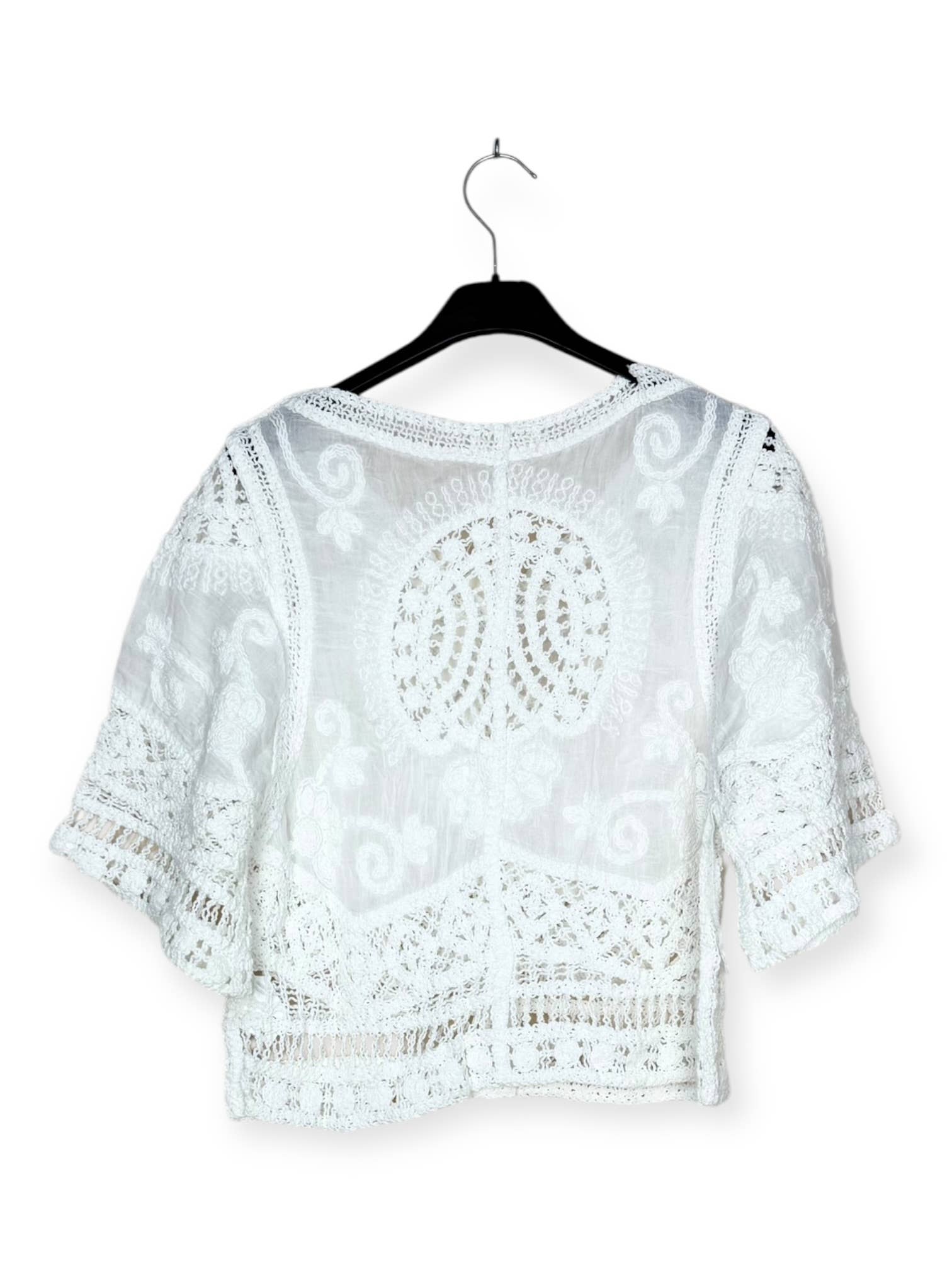 Chemise en crochet et broderie à motifs floraux e