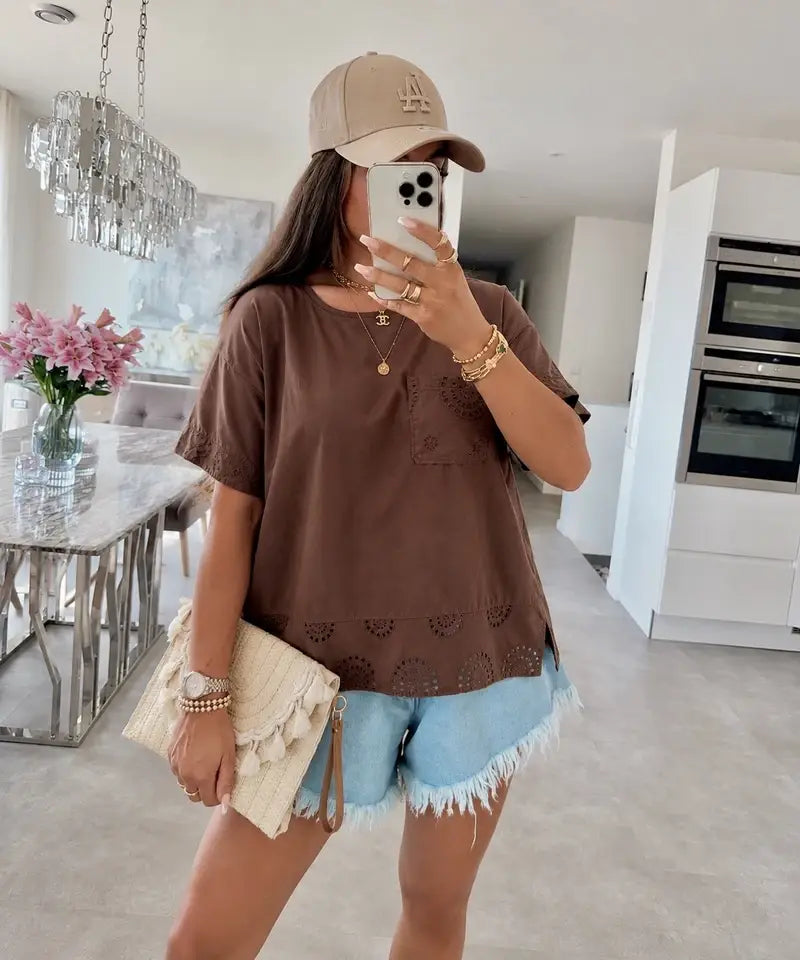 Top Fluide – Poche Brodée Finitions Dentelle