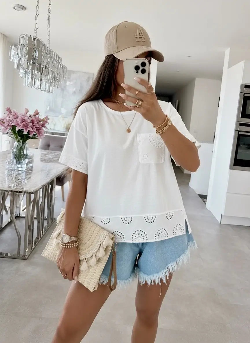 Top Fluide – Poche Brodée Finitions Dentelle
